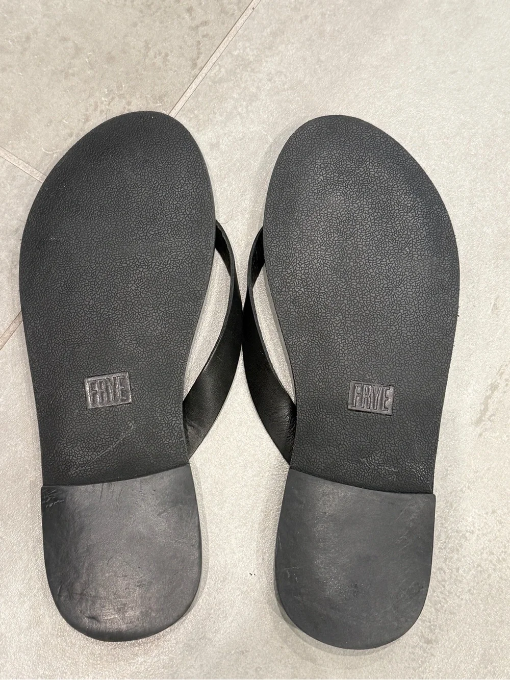 Frye Black Leather Thong Sandals